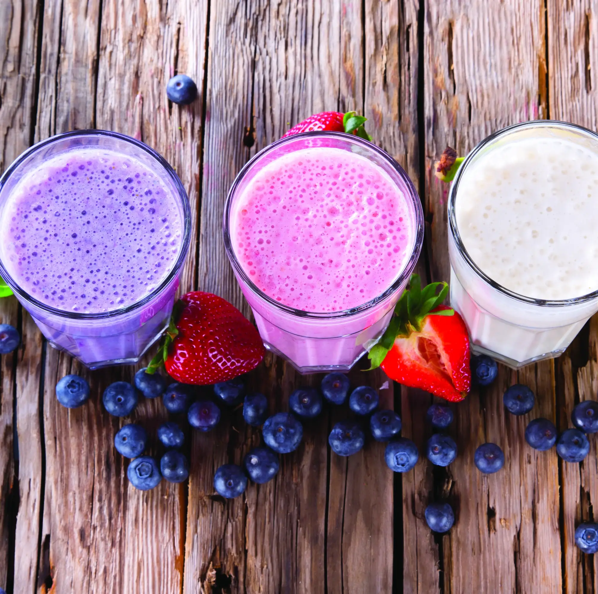 Sadni smoothiji v živih barvah